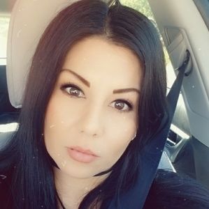 Meet your Posher, Cynthia